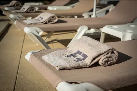 hotel-face-aux-flots-19-piscine